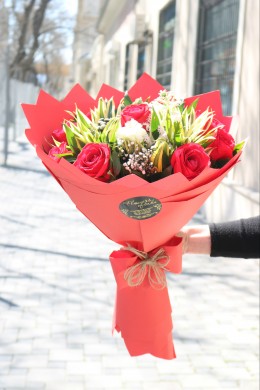Bouquet of red flowers
