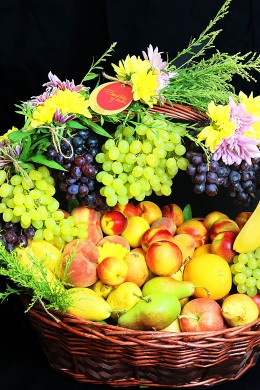 Роскошная корзина с фруктами