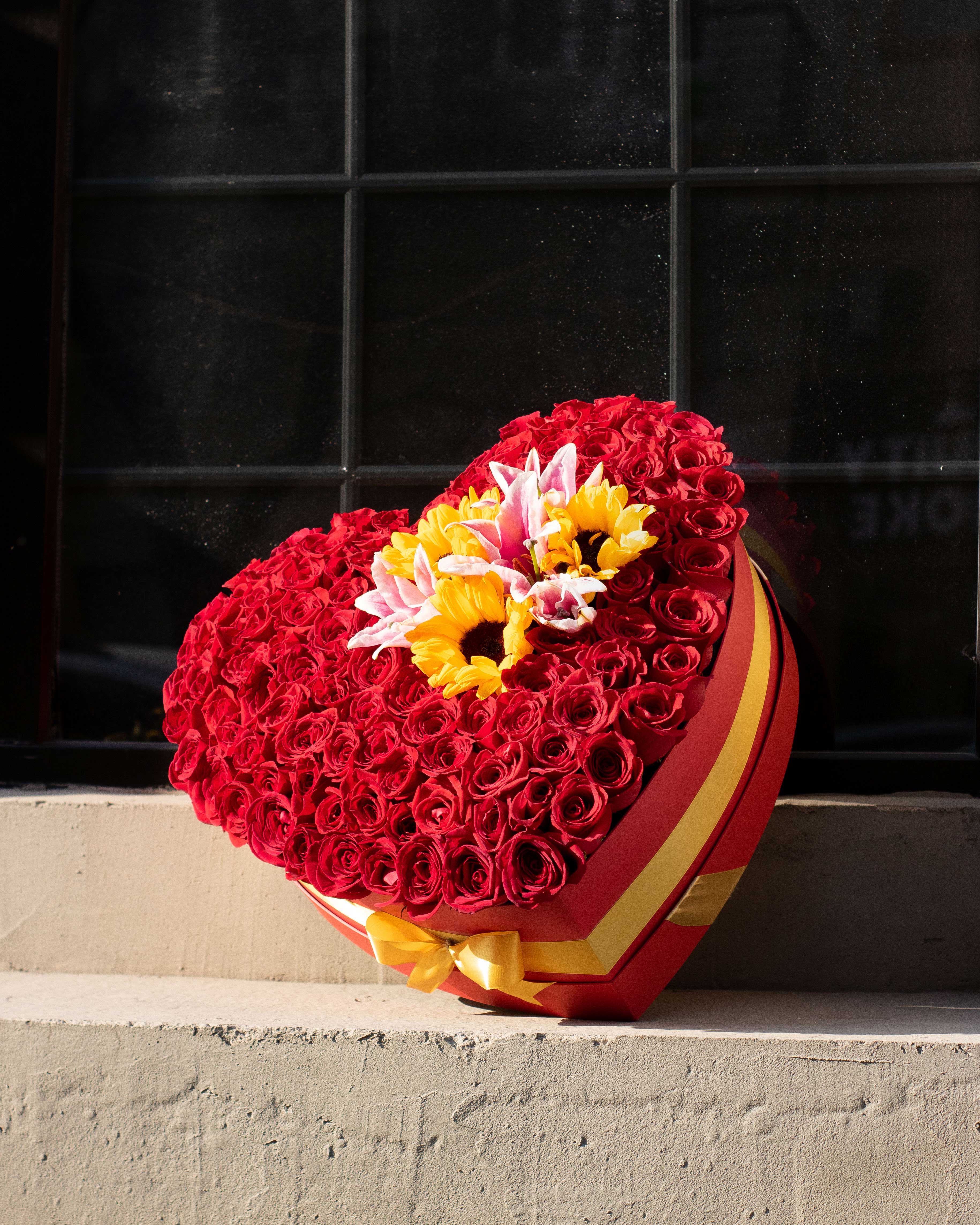 101 roses | Heart bouquet | Sunflower