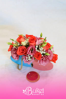 Love Bouquet in the Heart-shaped Wooden Box