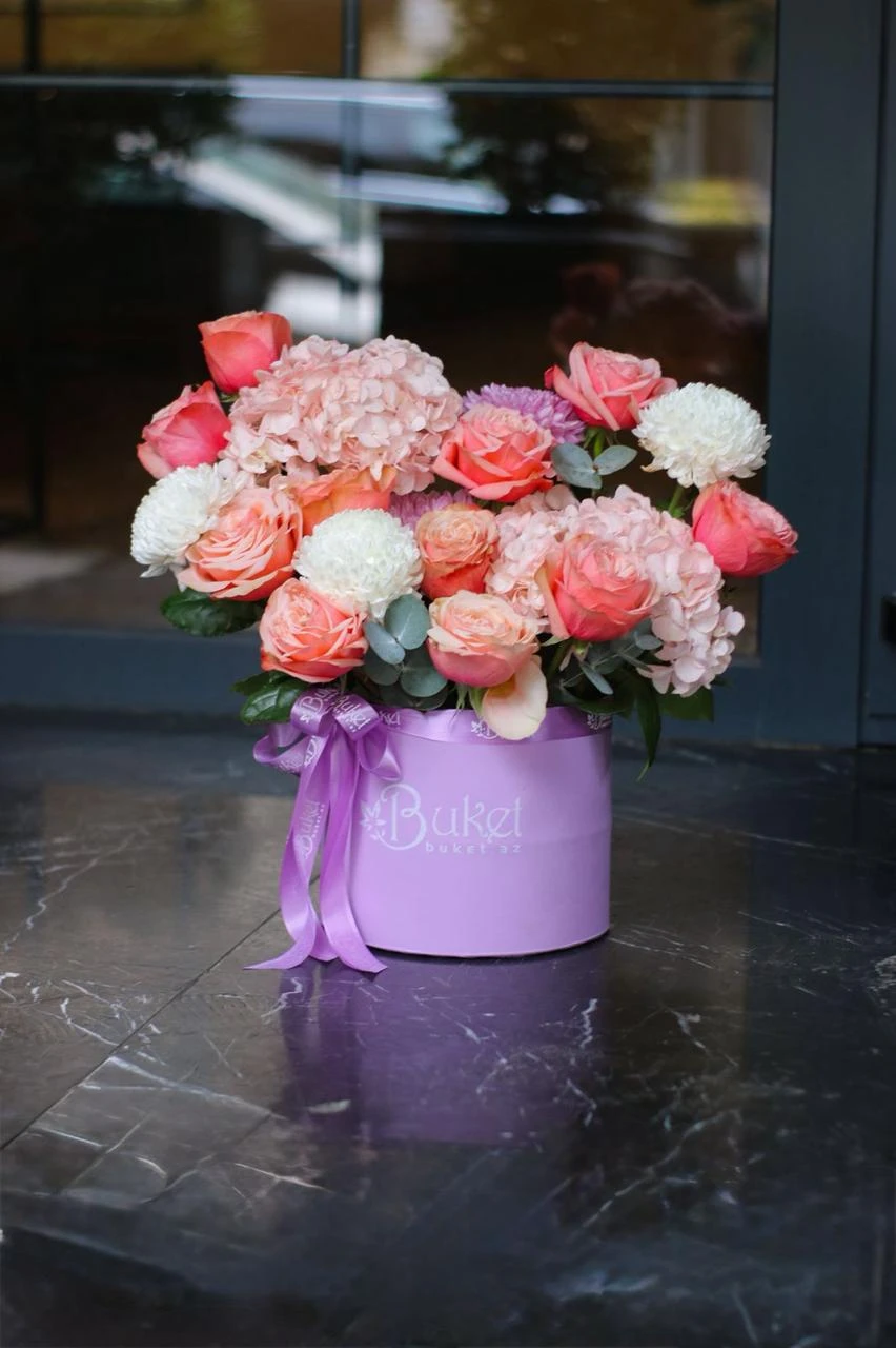 hydrangea chrysanthemum bouquet