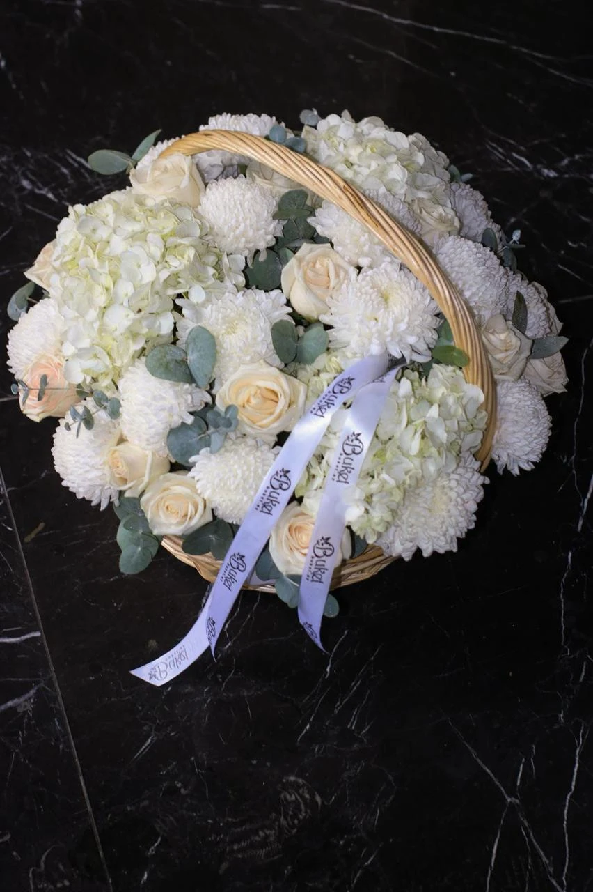 Hydrangea chrysanthemum composition in a basket