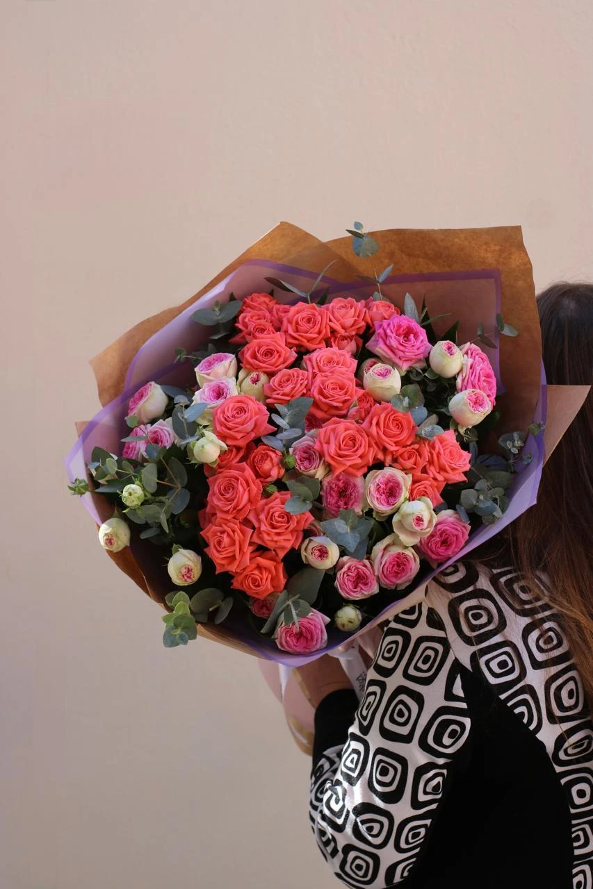 Kust qızılgül buketi