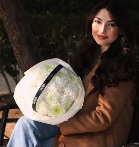 White chrysanthemum bouquet