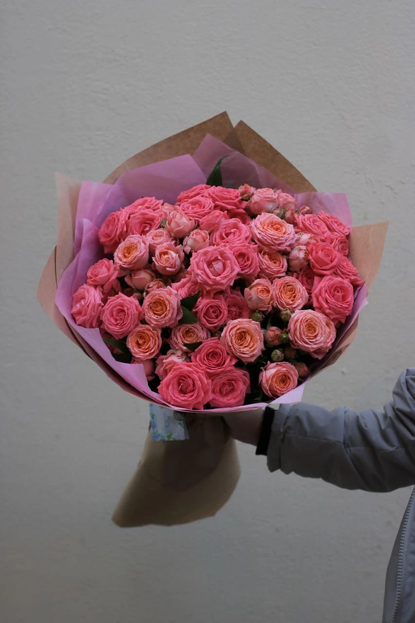 Kust qızılgül buketi