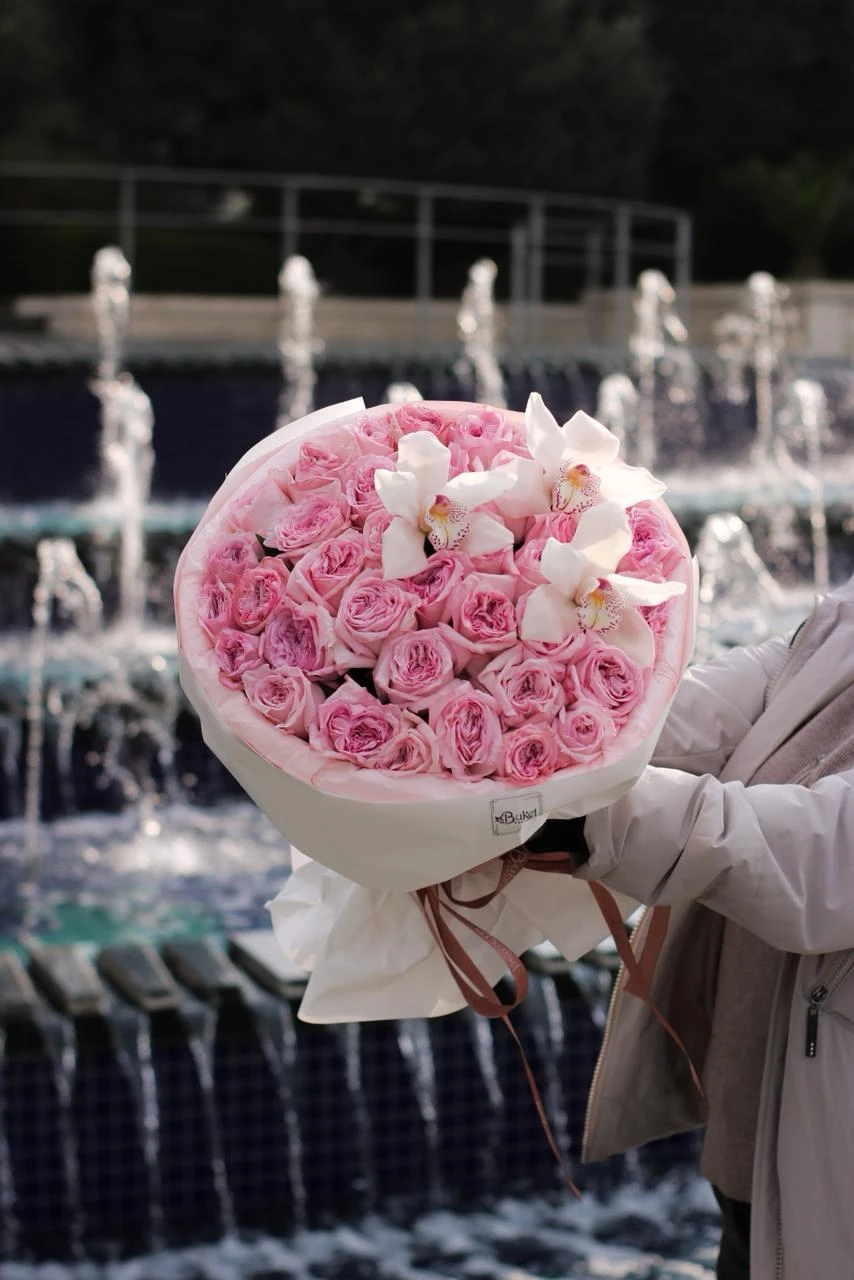 Букет роз софия