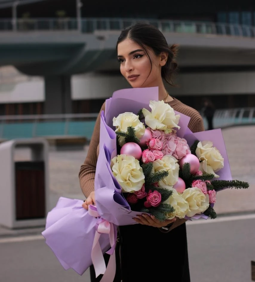 Новогодний букет роз