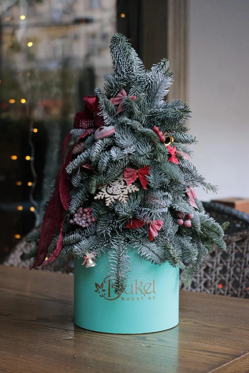 Новогодняя композиция елка