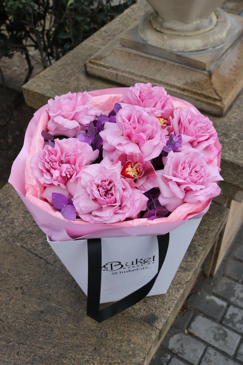 14 fevrala xüsusi buket