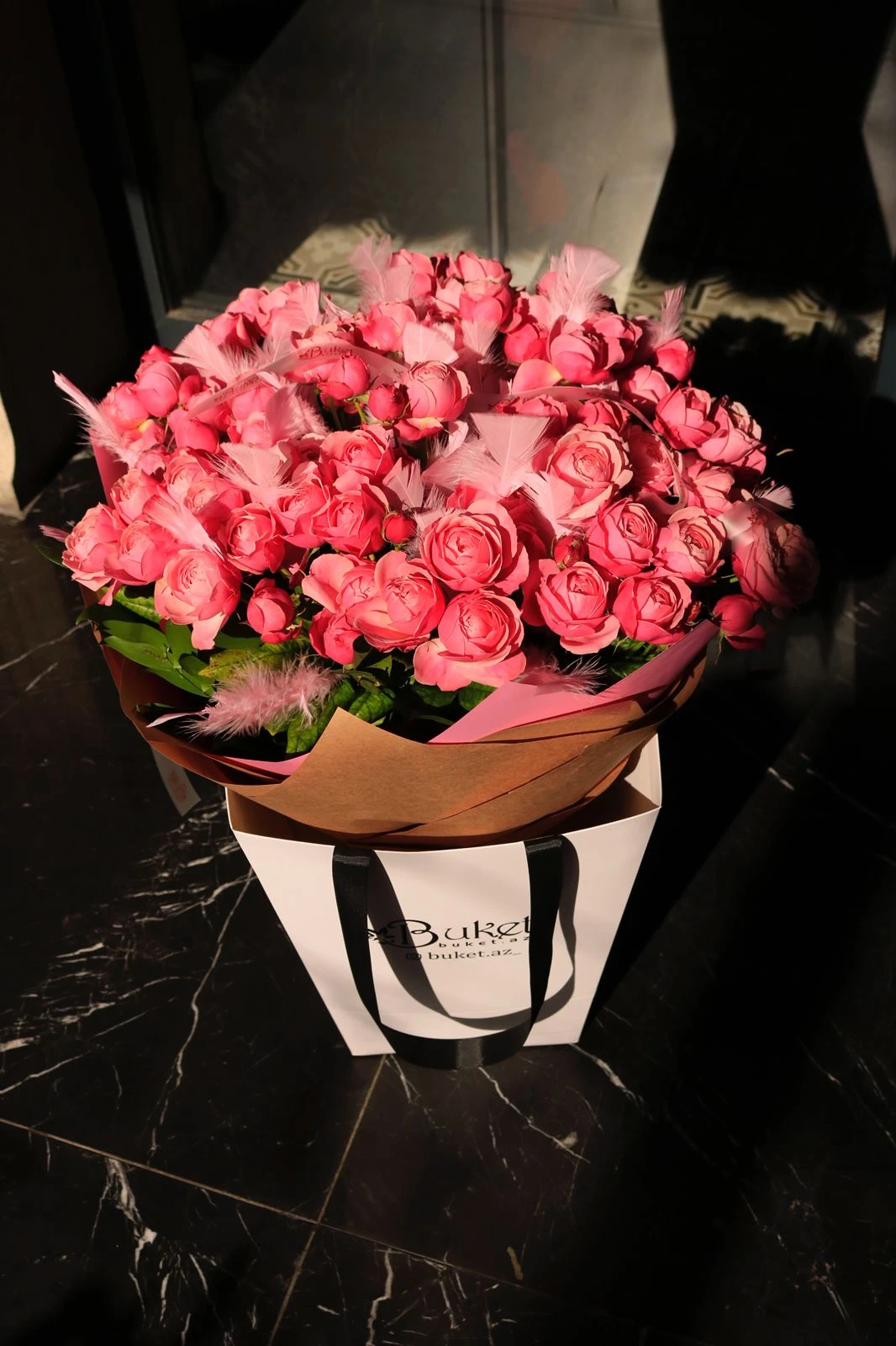 Kust qızılgül buketi