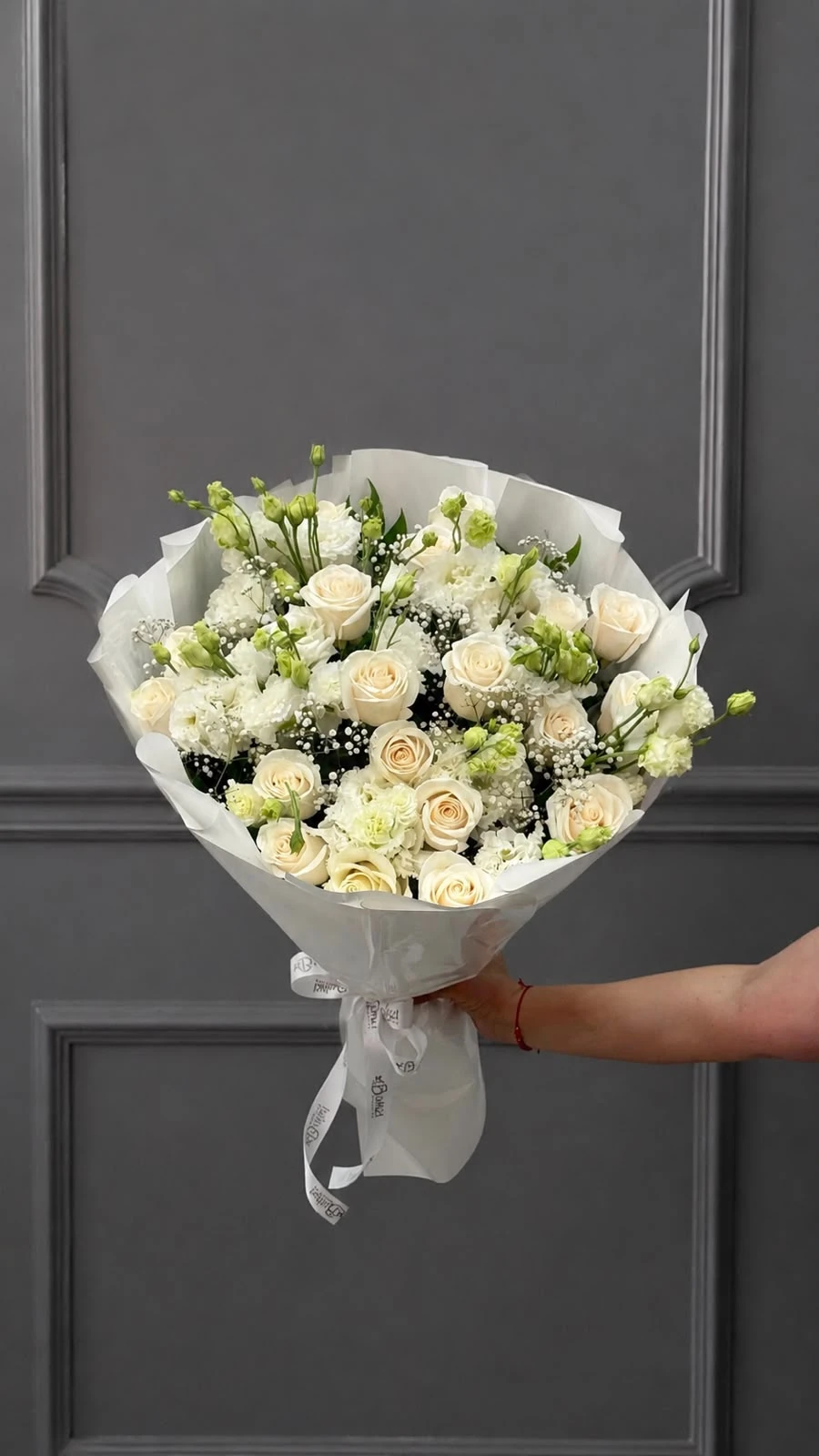 Eustoma and roses bouquet