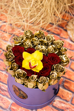 Bouquet of golden roses